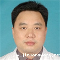 李亮